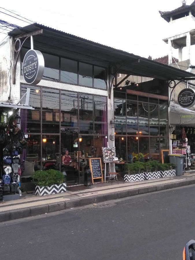 Villa Made East Seminyak Exteriör bild